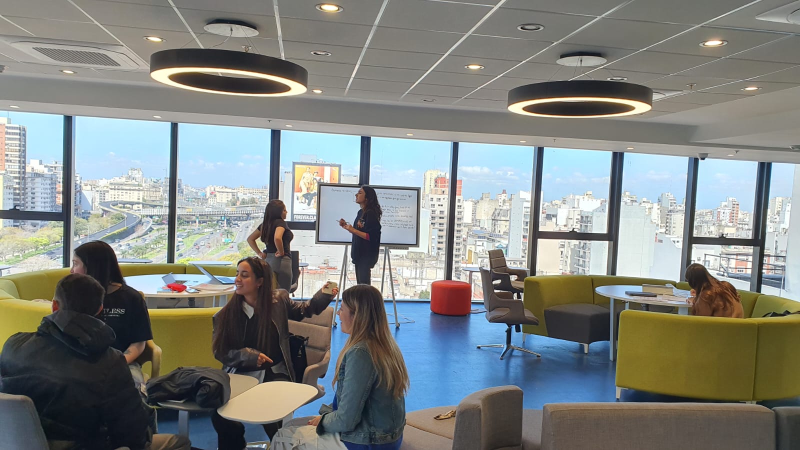 71B2ac00 Fd85 4F43 98A6 21A297f28f84